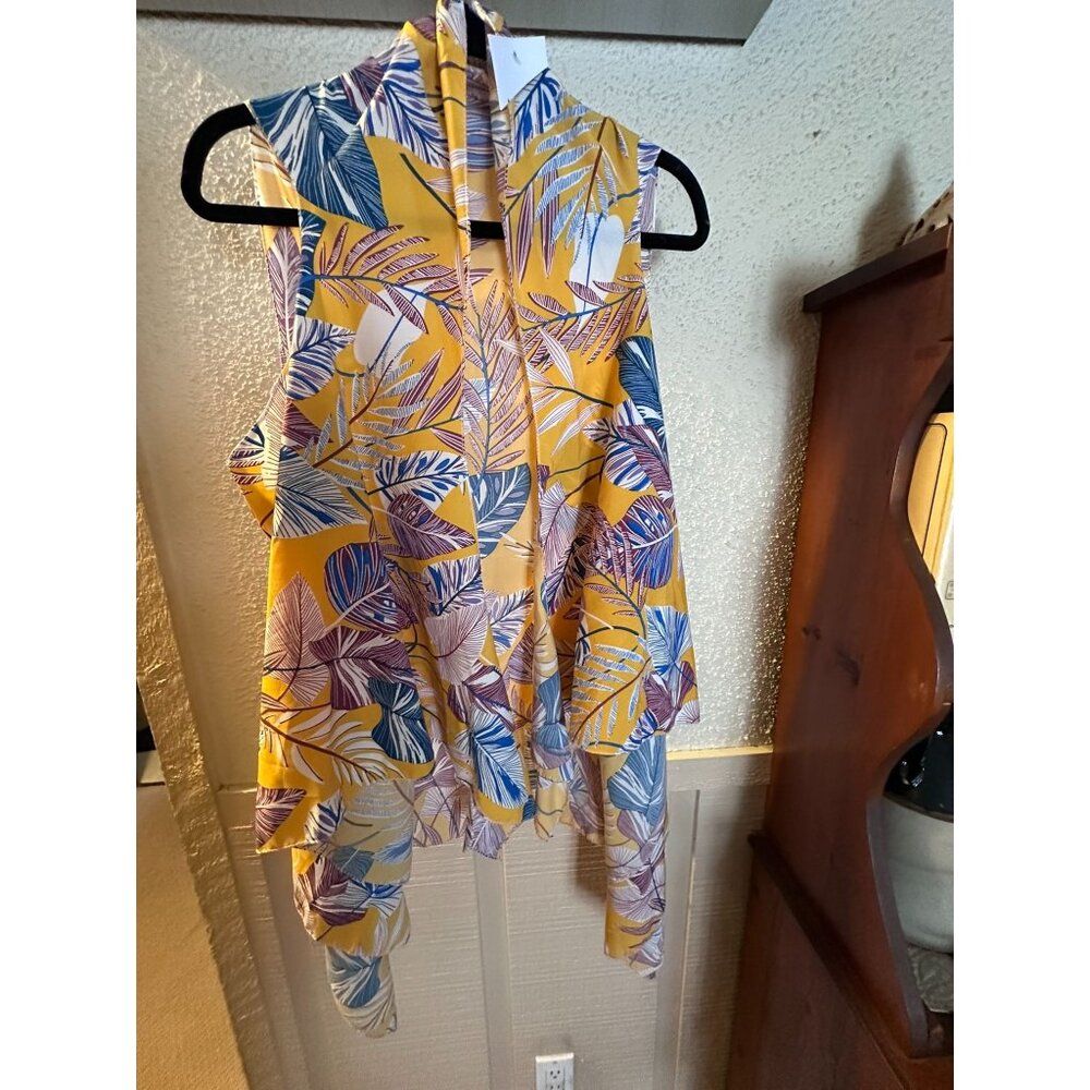 Yellow Sleeveless Asymmetrical Hem Top With Tropical Leaf Print Womens Size L